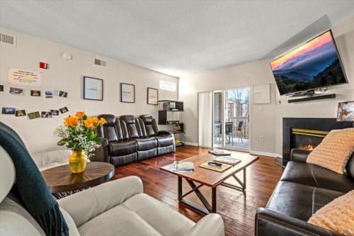 2 King BRs Balcony Resort Amenities Free Tix