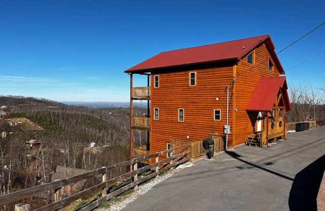 * 3 Master BR, Views, Theater, Arcade, Pinball