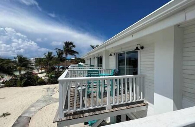 #5 - Guana Beach Inn @sunset beach - Guana Cay