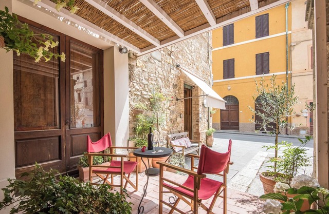 Apartment "Radicondoli House" with Balcony & Wi-Fi