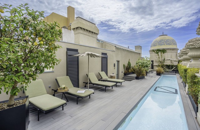 Casagrand Luxury Apartments Barcelona