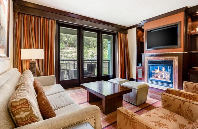 Constellation Residences #4204 at The Ritz Carlton