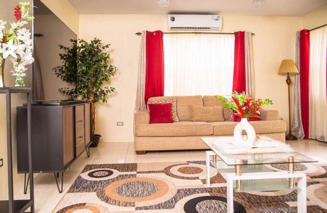 Doc's Paradise Red Apartment