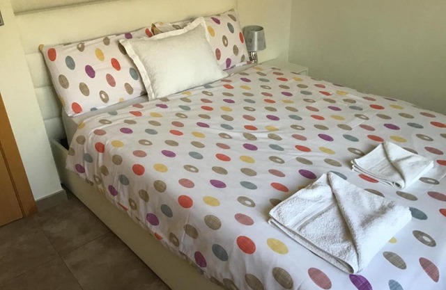 Double Room with Shared Bathroom and Shared Communal Areas R4