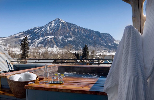 Eleven Scarp Ridge Lodge