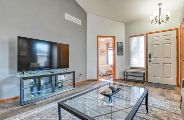 Family Retreat 5 Min to USAFA with Mtn Views