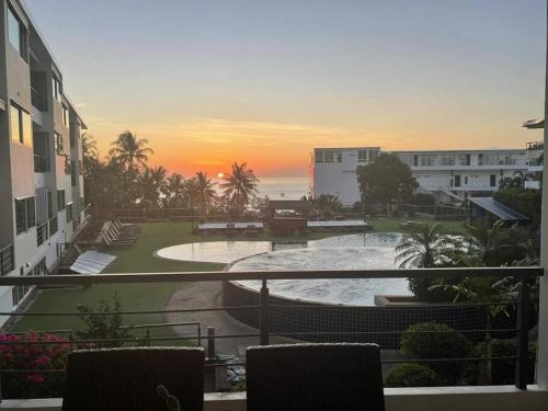 Karon Beach Large 2 bedrooms & living room Seaview apartment