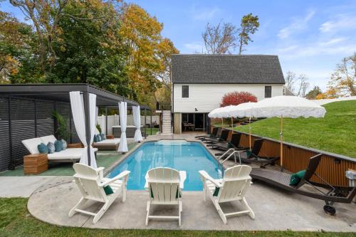 Luxury Beach Barn with Pool, Hot Tub & Sauna