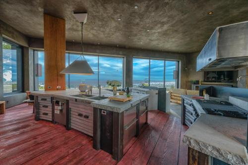 LX21: 360 Ocean View