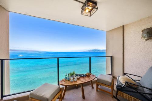 Mahana 1202 · MA 1202 OceanFront Penthouse Studio in Kaanapali