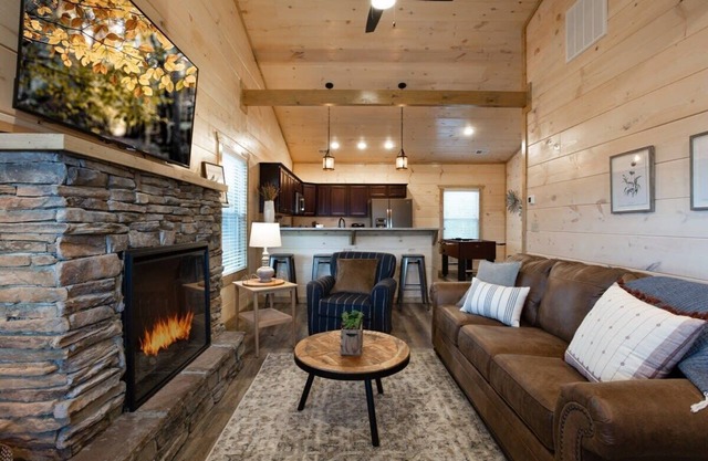 Minutes From The Heart Of Pigeon Forge/Hot Tub/New