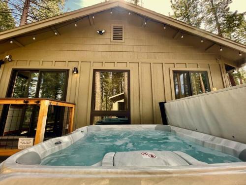 Mountain Pine Memories - Dogs - Hot tub - E-bikes