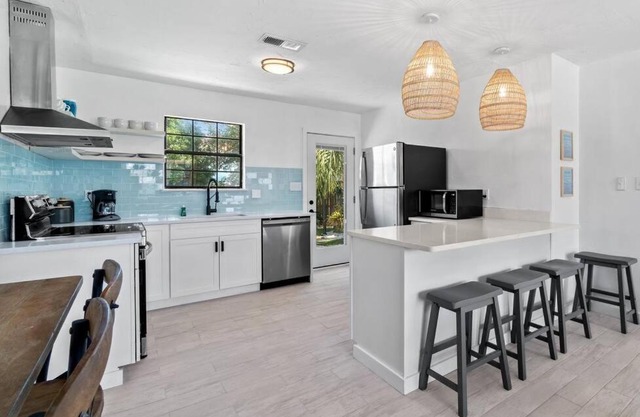 NEW 2 Blocks to Beach, Casablanca