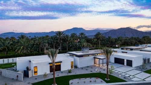 Polo Villa Aura 2 Homes Pickleball Putting Green Sleeps 32