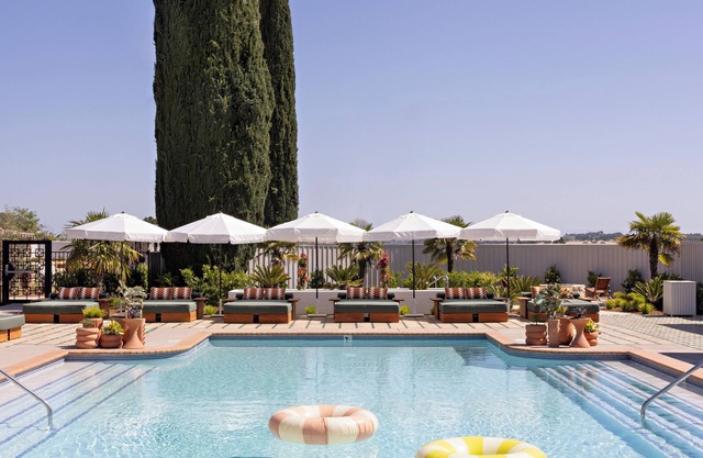 River Lodge Paso - 21 & Over Pool