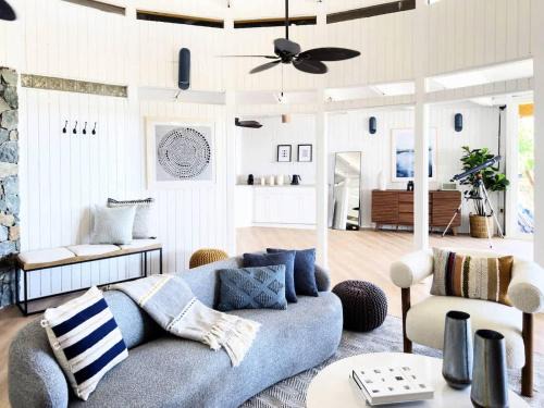 Scenic Villa Walk to Cruz Bay and Stunning Views