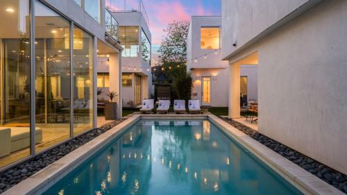 Sleeps 32 Private Compound w Putting Green Bouldin Collective by AvantStay