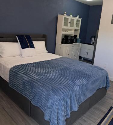 Small's Cozy Rest 6 Efficiency