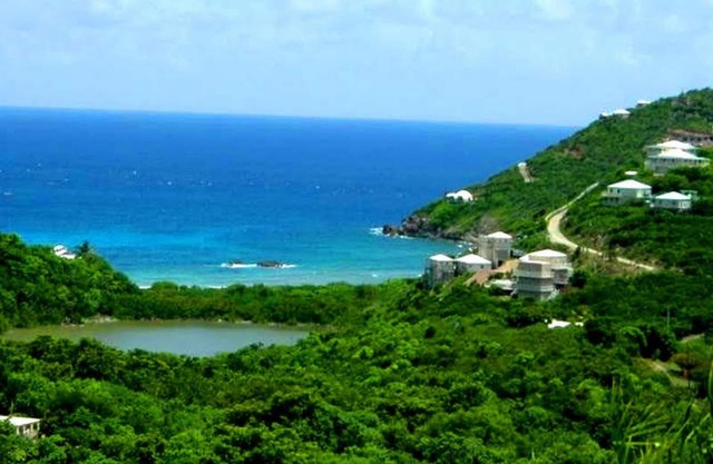 Spacious 2/Bed, 2/Ba, Pool, A/C Bedrooms, Screened Porch, Wi-Fi