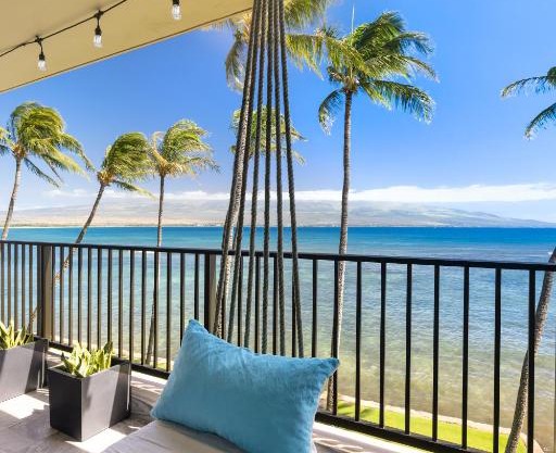 Spectacular luxury , modern oceanfront condo Maalaea-Kihei ,Maui