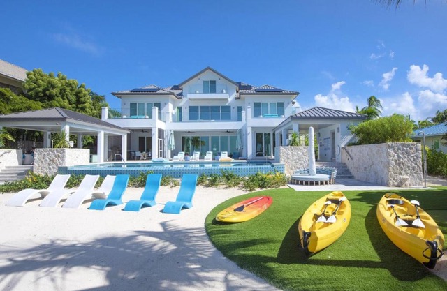 SunRays Villa by Grand Cayman Villas & Condos