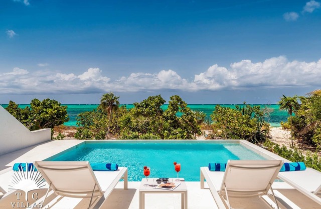 TC Villas -Sandpebble -Family Beachfront with Pool & Snorkeling at Smith’s Reef
