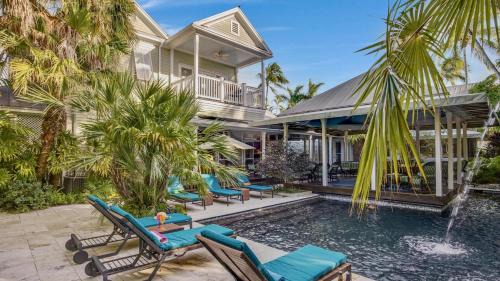 The Royal Compound by Last Key Realty