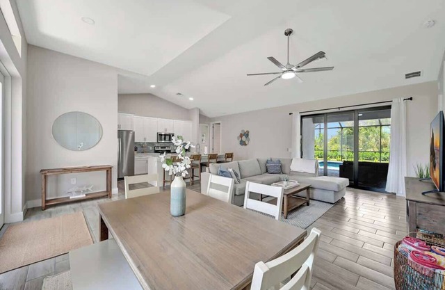 Tropical Oasis: Stunning Pool Home in Bonita Springs