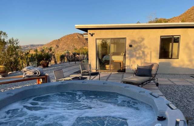 🌵 Verdin's Nest - Romantic Retreat w/Hot Tub Under the Stars! 🌵