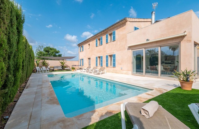 Villa 'Ca Na Rossa' with Mountain View, Wi-Fi and Air Conditioning